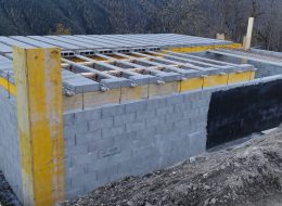 Pose d'un plancher poutrelles ourdis béton